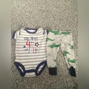 Carter’s 6 Month Bundle 4th of July Onesie, Alligator Pants